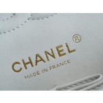 𝐂𝐇𝐀𝐍𝐄𝐋 Classic Flap Italy 🇮🇹 The 𝗚𝗥" Original Lambskin 🐑 Classic Flap Bag Gold Buckle Small ☁ White