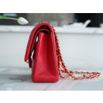 𝐂𝐇𝐀𝐍𝐄𝐋 Classic Flap Italy 🇮🇹 "𝗚𝗥" original lambskin 🐑 classic flap bag gold buckle medium big red