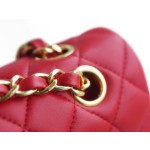 𝐂𝐇𝐀𝐍𝐄𝐋 Classic Flap Italy 🇮🇹 "𝗚𝗥" original lambskin 🐑 classic flap bag gold buckle medium big red