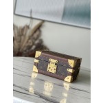 𝐋𝐎𝐔𝐈𝐒 𝐕𝐔𝐈𝐓𝐓𝐎𝐍 M20037 Pink This jewelry box is elegant Monogram canvas bag