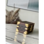 𝐋𝐎𝐔𝐈𝐒 𝐕𝐔𝐈𝐓𝐓𝐎𝐍 M20037 Pink This jewelry box is elegant Monogram canvas bag