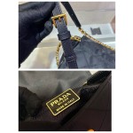 𝐏𝐑𝐀𝐃𝐀 Medium antique small satchel