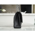 𝐂𝐇𝐀𝐍𝐄𝐋 Classic Flap France 🇫🇷 𝐇𝐚𝐚𝐬 Original Caviar 🐂 Original Lychee Pattern 🐂 Medium Silver Buckle 🖤Black