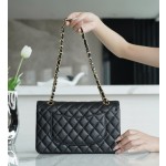 𝐂𝐇𝐀𝐍𝐄𝐋 Classic Flap France 🇫🇷 𝐇𝐚𝐚𝐬 Original Caviar 🐂 Original Lychee 🐂 Medium Gold Buckle 🖤 Black