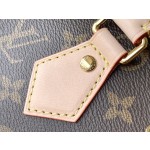 𝐋𝐎𝐔𝐈𝐒 𝐕𝐔𝐈𝐓𝐓𝐎𝐍  M46469