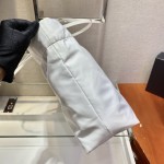 𝐏𝐑𝐀𝐃𝐀 Tote bag 1BG107