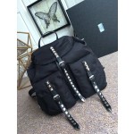 𝐏𝐑𝐀𝐃𝐀 Runway model shoulder bag