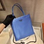 𝐏𝐑𝐀𝐃𝐀 New handbag 1BA252