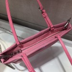 𝐏𝐑𝐀𝐃𝐀 New handbag 1BA252