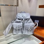 𝐏𝐑𝐀𝐃𝐀 New backpack 1BZ811