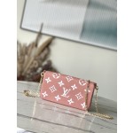 𝐋𝐎𝐔𝐈𝐒 𝐕𝐔𝐈𝐓𝐓𝐎𝐍  M81759