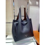 𝐏𝐑𝐀𝐃𝐀 New shopping bags