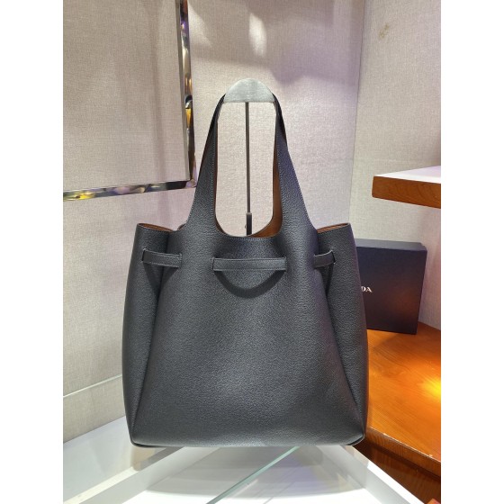 𝐏𝐑𝐀𝐃𝐀 New shopping bags