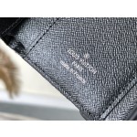 𝐋𝐎𝐔𝐈𝐒 𝐕𝐔𝐈𝐓𝐓𝐎𝐍    M81859