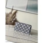 𝐋𝐎𝐔𝐈𝐒 𝐕𝐔𝐈𝐓𝐓𝐎𝐍   M81858