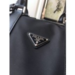 𝐏𝐑𝐀𝐃𝐀 Classic travel bag 1V19S