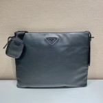 𝐏𝐑𝐀𝐃𝐀 New men's bag 2VH121