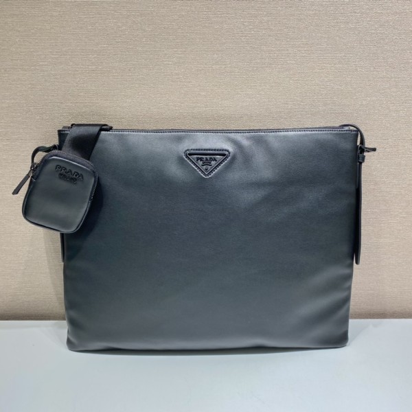 𝐏𝐑𝐀𝐃𝐀 New men's bag 2VH121