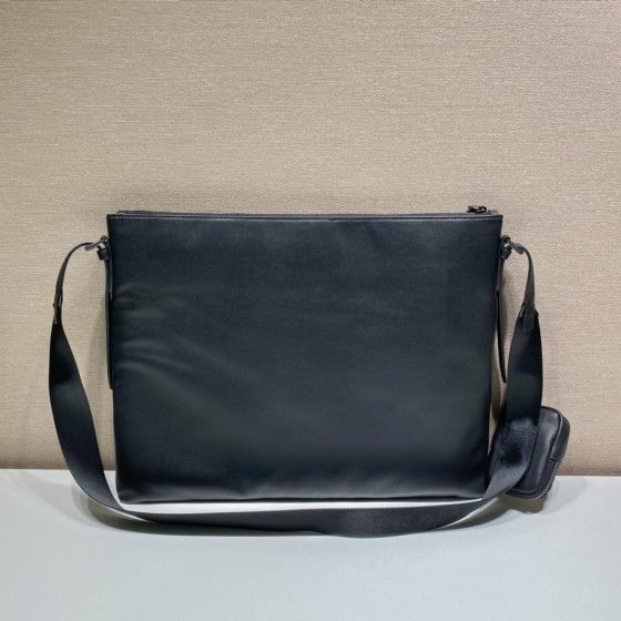 𝐏𝐑𝐀𝐃𝐀 New men's bag 2VH121