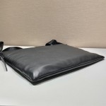 𝐏𝐑𝐀𝐃𝐀 New men's bag 2VH121