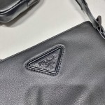 𝐏𝐑𝐀𝐃𝐀 New men's bag 2VH124