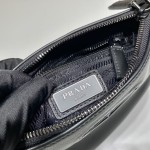 𝐏𝐑𝐀𝐃𝐀 New men's bag 2VH124