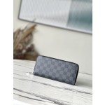 𝐋𝐎𝐔𝐈𝐒 𝐕𝐔𝐈𝐓𝐓𝐎𝐍    N63095