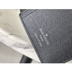 𝐋𝐎𝐔𝐈𝐒 𝐕𝐔𝐈𝐓𝐓𝐎𝐍   N60111