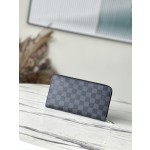 𝐋𝐎𝐔𝐈𝐒 𝐕𝐔𝐈𝐓𝐓𝐎𝐍   N60111