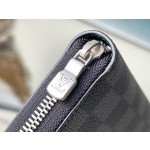 𝐋𝐎𝐔𝐈𝐒 𝐕𝐔𝐈𝐓𝐓𝐎𝐍   N60111