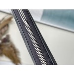 𝐋𝐎𝐔𝐈𝐒 𝐕𝐔𝐈𝐓𝐓𝐎𝐍   N60111