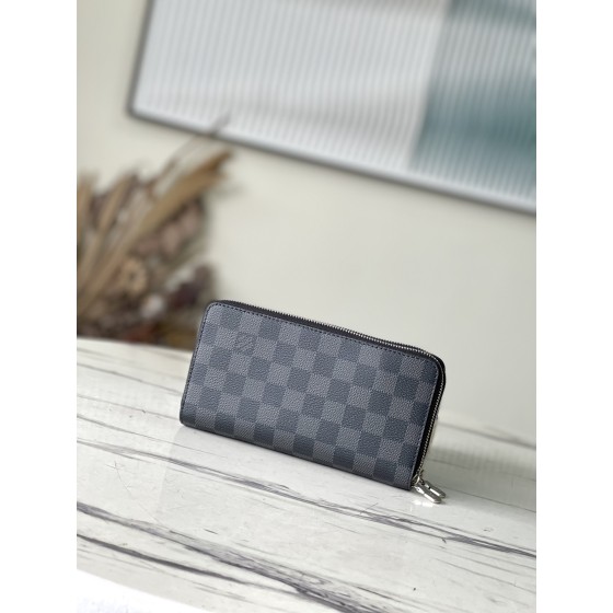 𝐋𝐎𝐔𝐈𝐒 𝐕𝐔𝐈𝐓𝐓𝐎𝐍   N62732