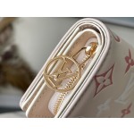 𝐋𝐎𝐔𝐈𝐒 𝐕𝐔𝐈𝐓𝐓𝐎𝐍   M82291