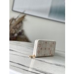 𝐋𝐎𝐔𝐈𝐒 𝐕𝐔𝐈𝐓𝐓𝐎𝐍    M82290