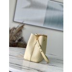 𝐋𝐎𝐔𝐈𝐒 𝐕𝐔𝐈𝐓𝐓𝐎𝐍     M22599