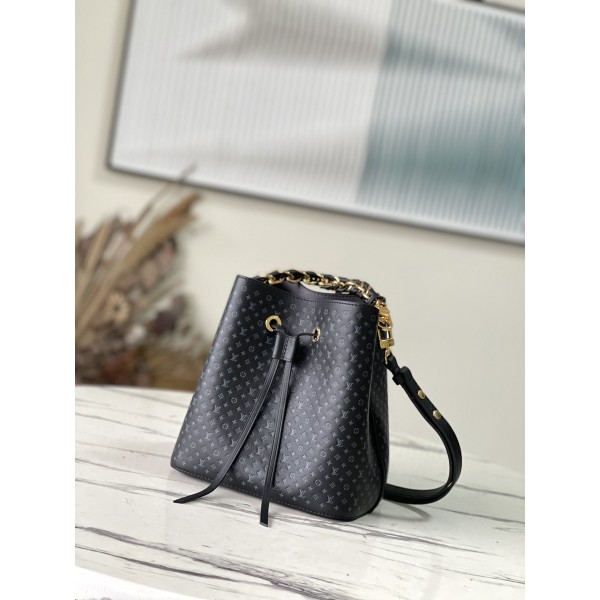 𝐋𝐎𝐔𝐈𝐒 𝐕𝐔𝐈𝐓𝐓𝐎𝐍     M22598