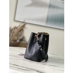 𝐋𝐎𝐔𝐈𝐒 𝐕𝐔𝐈𝐓𝐓𝐎𝐍     M22598