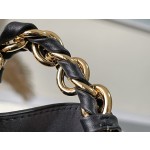 𝐋𝐎𝐔𝐈𝐒 𝐕𝐔𝐈𝐓𝐓𝐎𝐍     M22598