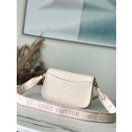 𝐋𝐎𝐔𝐈𝐒 𝐕𝐔𝐈𝐓𝐓𝐎𝐍      M46388