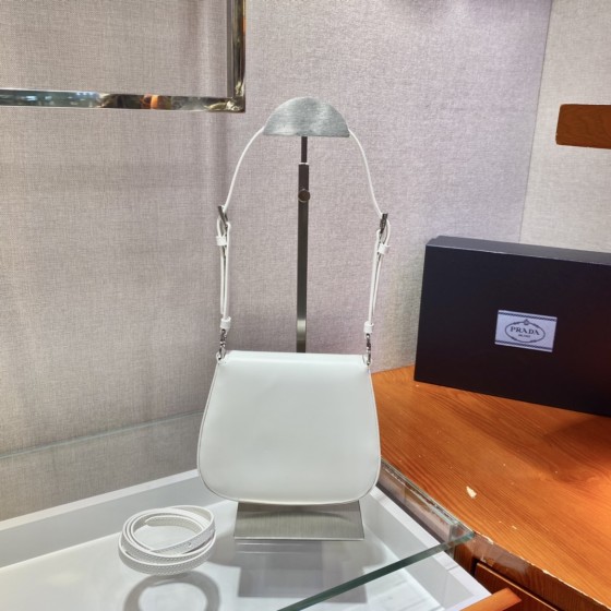 𝐏𝐑𝐀𝐃𝐀 mini 1BH188