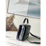 𝐋𝐎𝐔𝐈𝐒 𝐕𝐔𝐈𝐓𝐓𝐎𝐍   M51783