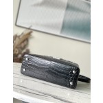 𝐋𝐎𝐔𝐈𝐒 𝐕𝐔𝐈𝐓𝐓𝐎𝐍   M51783