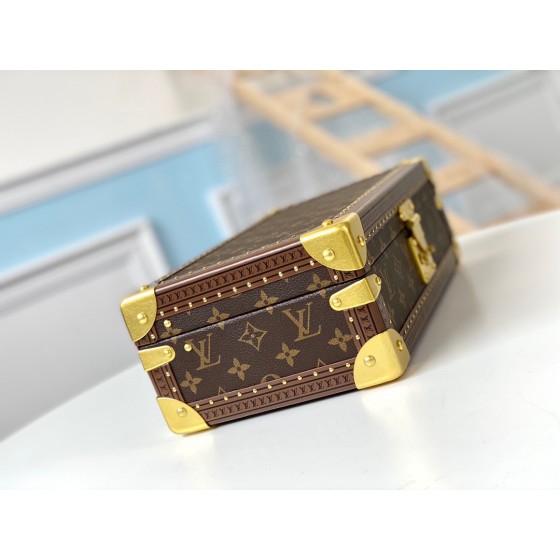 𝐋𝐎𝐔𝐈𝐒 𝐕𝐔𝐈𝐓𝐓𝐎𝐍     M47641