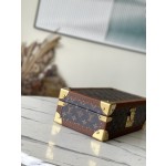 𝐋𝐎𝐔𝐈𝐒 𝐕𝐔𝐈𝐓𝐓𝐎𝐍     M47641