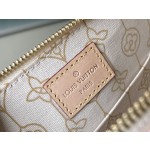 𝐋𝐎𝐔𝐈𝐒 𝐕𝐔𝐈𝐓𝐓𝐎𝐍     N40472