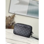 𝐋𝐎𝐔𝐈𝐒 𝐕𝐔𝐈𝐓𝐓𝐎𝐍     M82076