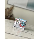 𝐋𝐎𝐔𝐈𝐒 𝐕𝐔𝐈𝐓𝐓𝐎𝐍   M82023