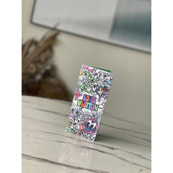 𝐋𝐎𝐔𝐈𝐒 𝐕𝐔𝐈𝐓𝐓𝐎𝐍   M82011