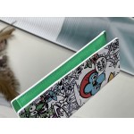 𝐋𝐎𝐔𝐈𝐒 𝐕𝐔𝐈𝐓𝐓𝐎𝐍   M82011