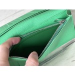 𝐋𝐎𝐔𝐈𝐒 𝐕𝐔𝐈𝐓𝐓𝐎𝐍   M82011